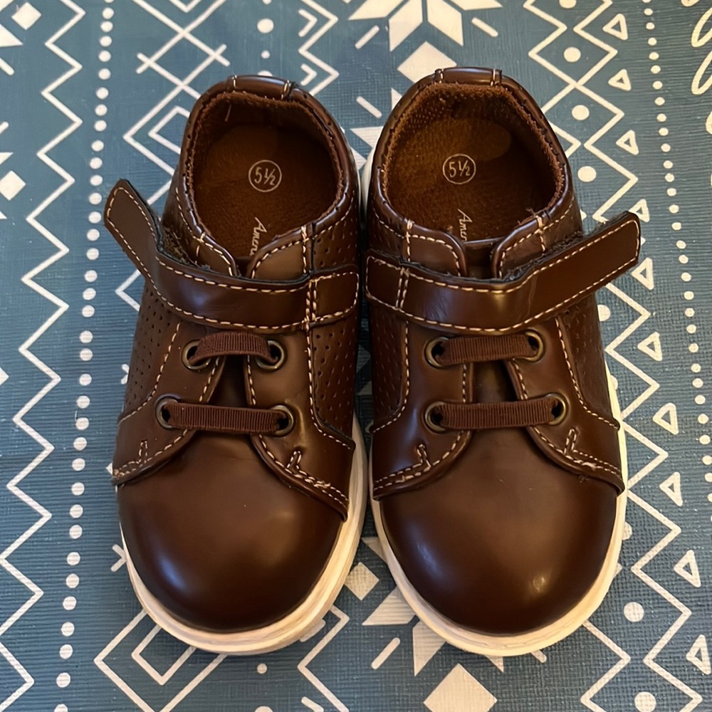 Toddler 5.5 brown shoes Velcro strap